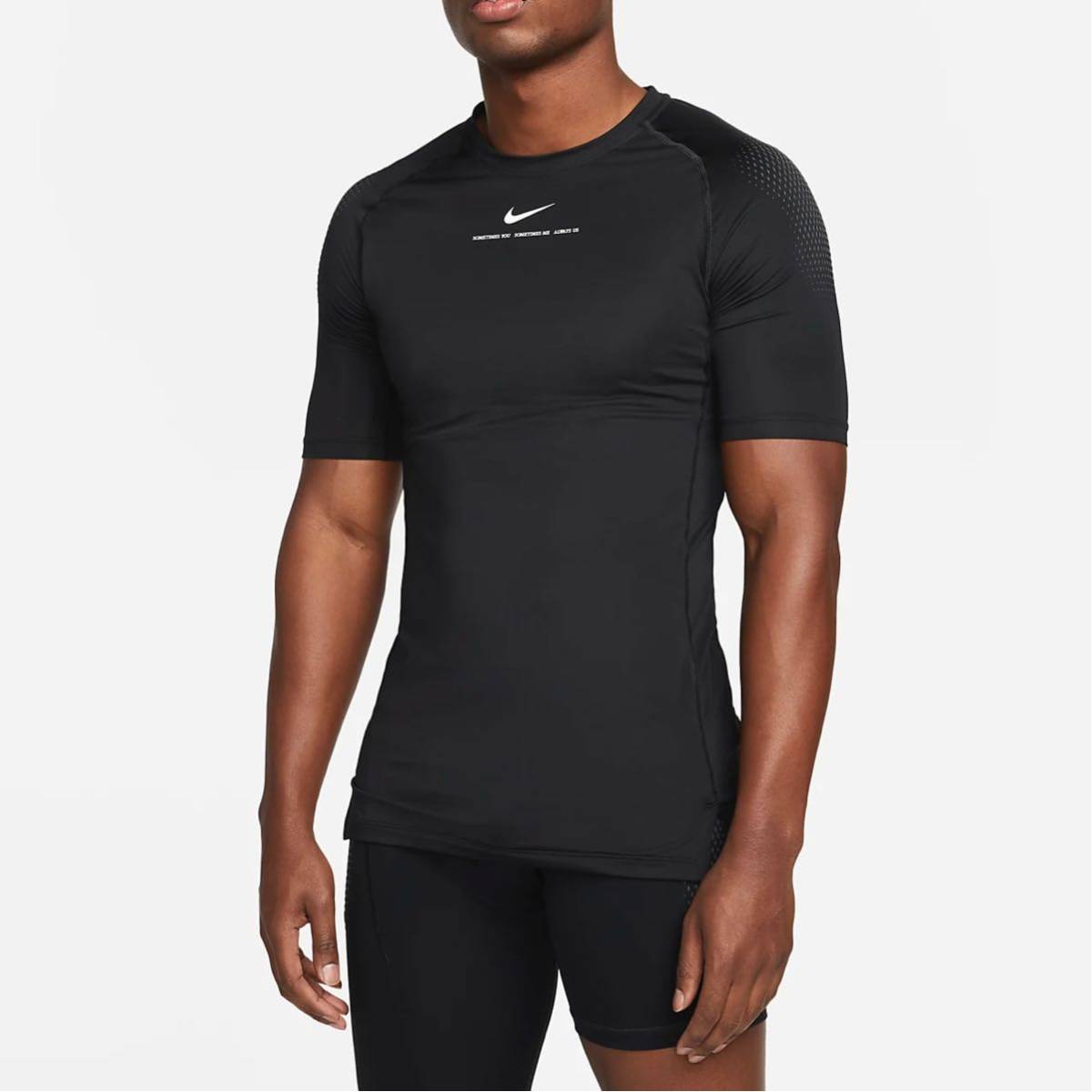 NIKE x NOCTA 【Short-Sleeve Base Layer Top】XLサイズ 黒 タグ NIKE x NOCTA 【Short-Sleeve Base Layer Top】XLサイズ 黒 タグ