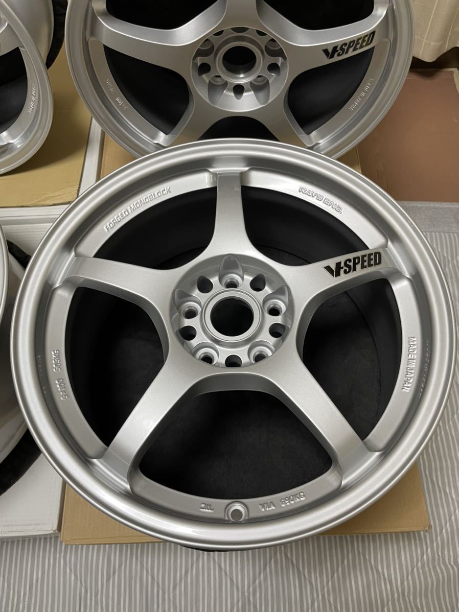 シルバーグレー サイズ 軽量·鍛造レイズ(RAYS)グラムライツ57F