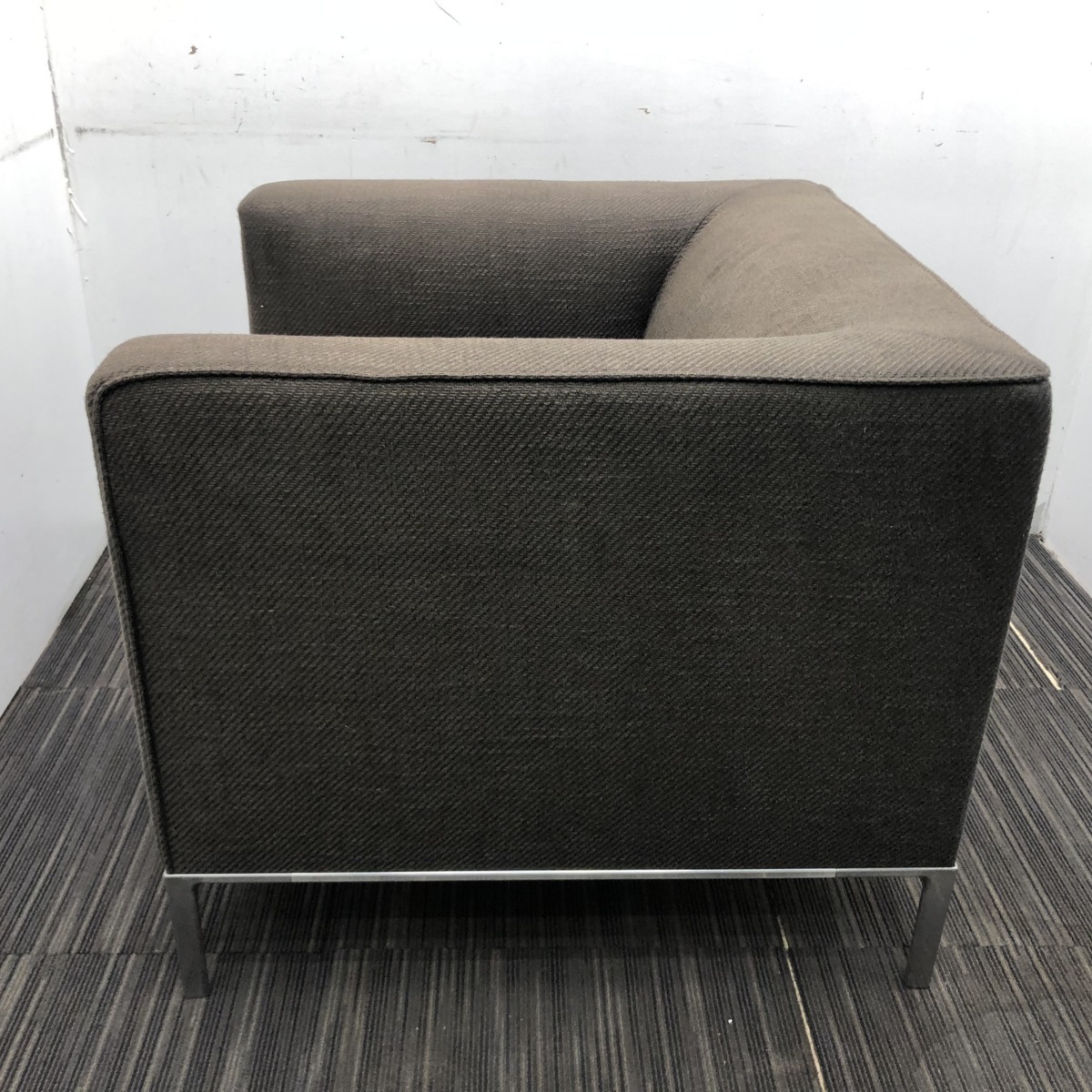 ◆ Cassina カッシーナ GRAB mid グラブ ミッド ソファ 布地 ファブリック ブラウン 茶色 1Pソファ 1人掛けソファ 中古_画像4