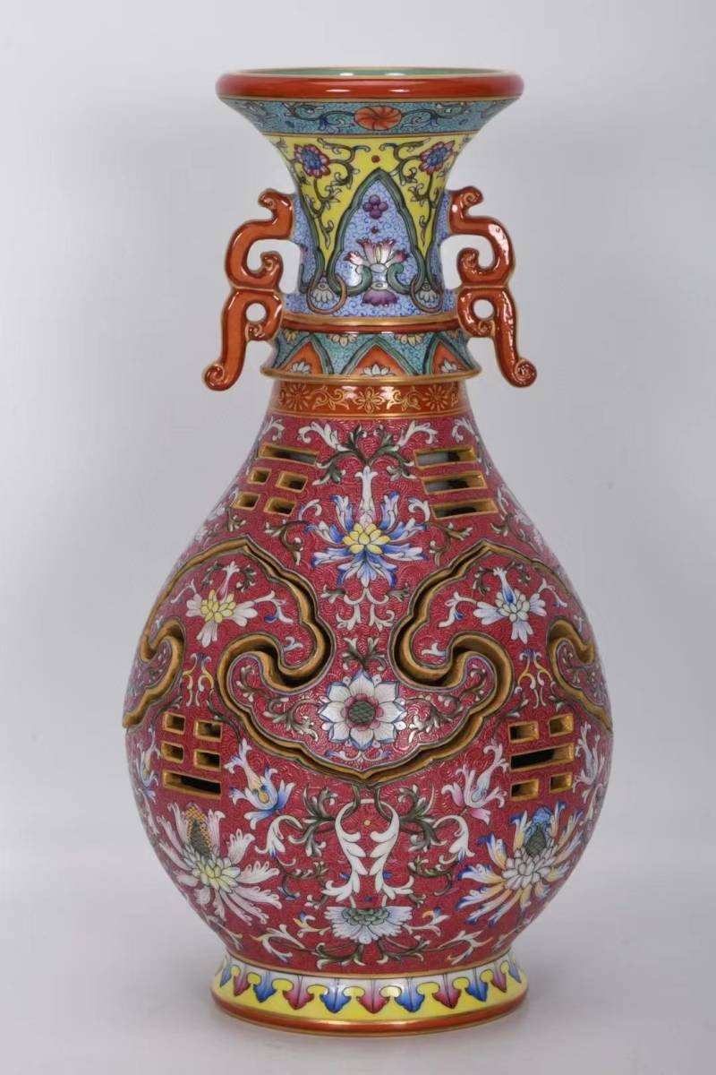 清代 乾隆年製 琺琅彩 臙脂紅釉転心瓶 高さ31.5ｃｍ 胴直径16.2センチ
