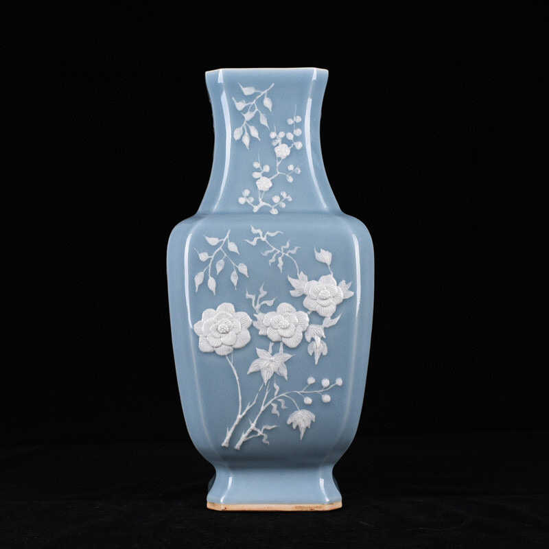 清乾隆 粉青釉 堆彫 花卉紋 方瓶 唐物 中国美術 高さ33CM 横15.5CM【B486】