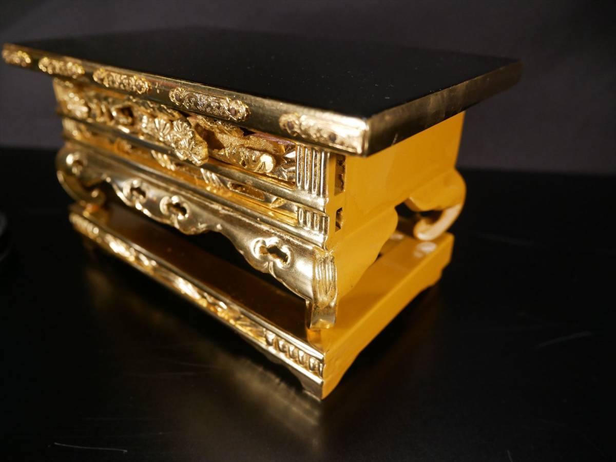 収集品 西用上卓 虫食い塗 木製本金箔 仏具 足内巻 金具 収集品 西用上卓 虫食い塗 木製本金箔 仏具 足内巻 金具