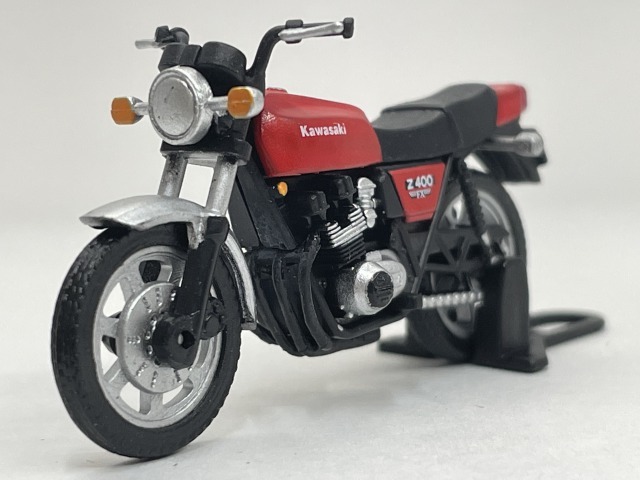 ■★UCC　ヨシムラism　ディスプレイ用リアルモデル　2　KAWASAKI　Z400FX（1/42スケール）_画像1