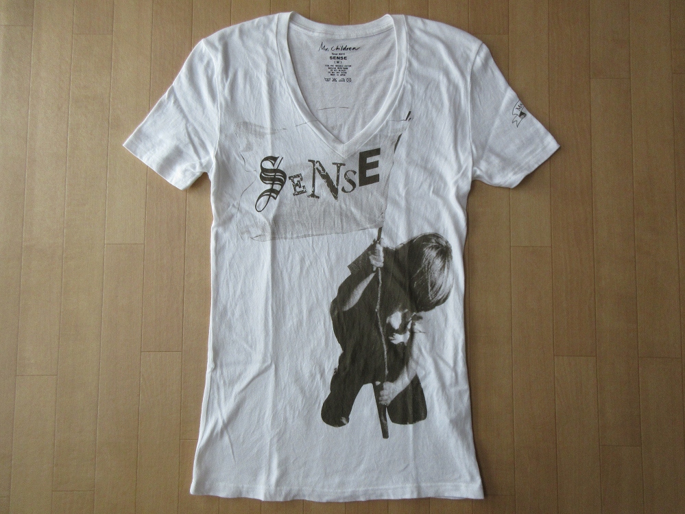 日本製 Mr.Children Tour 2011 SENSE Vネック Tシャツ M 日本製 Mr.Children Tour 2011 SENSE Vネック Tシャツ M