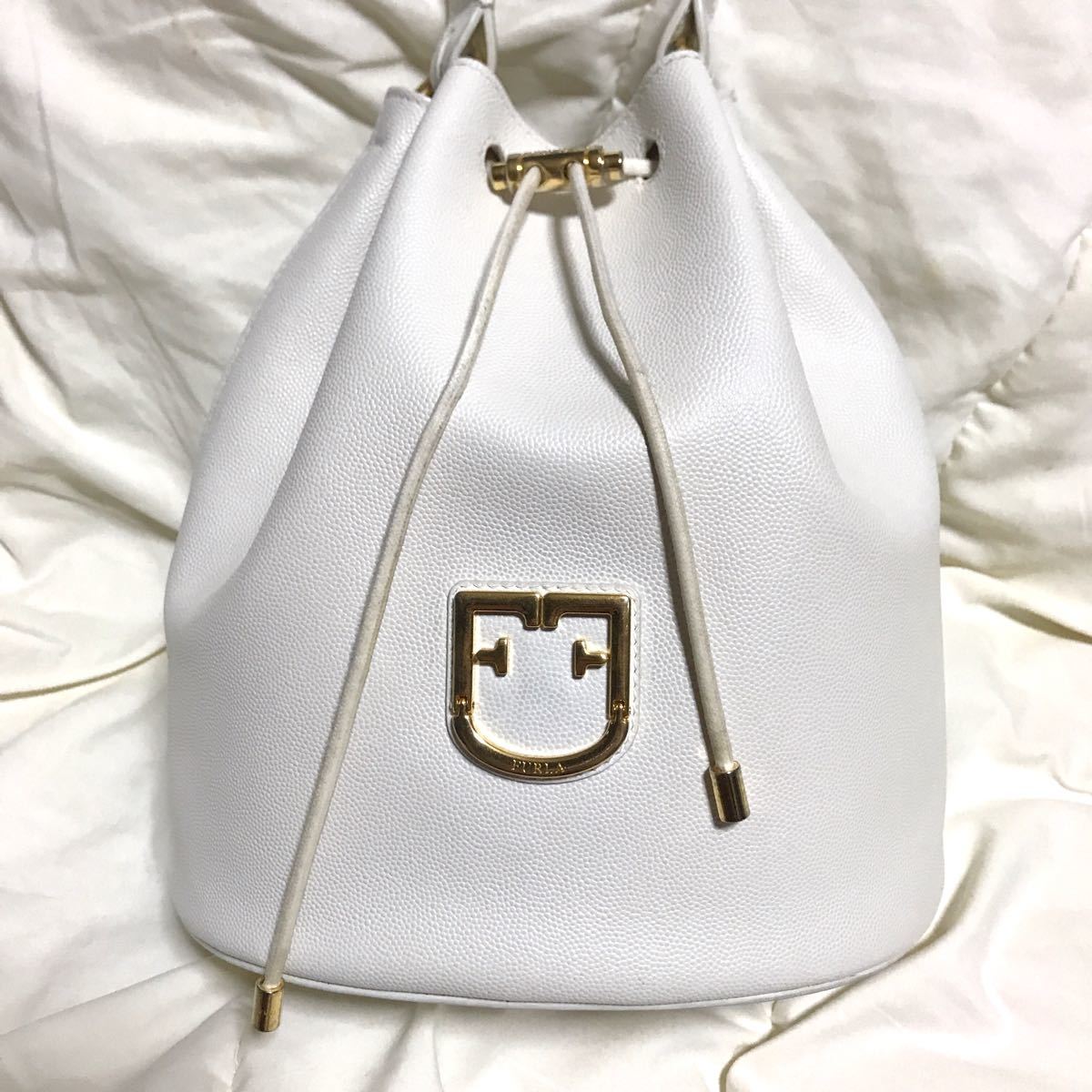 【美品】FURLA フルラ コロナ ショルダーバッグ 2way 巾着 レザー ワンショルダー ホワイト 白 ハンドバッグ ブランド