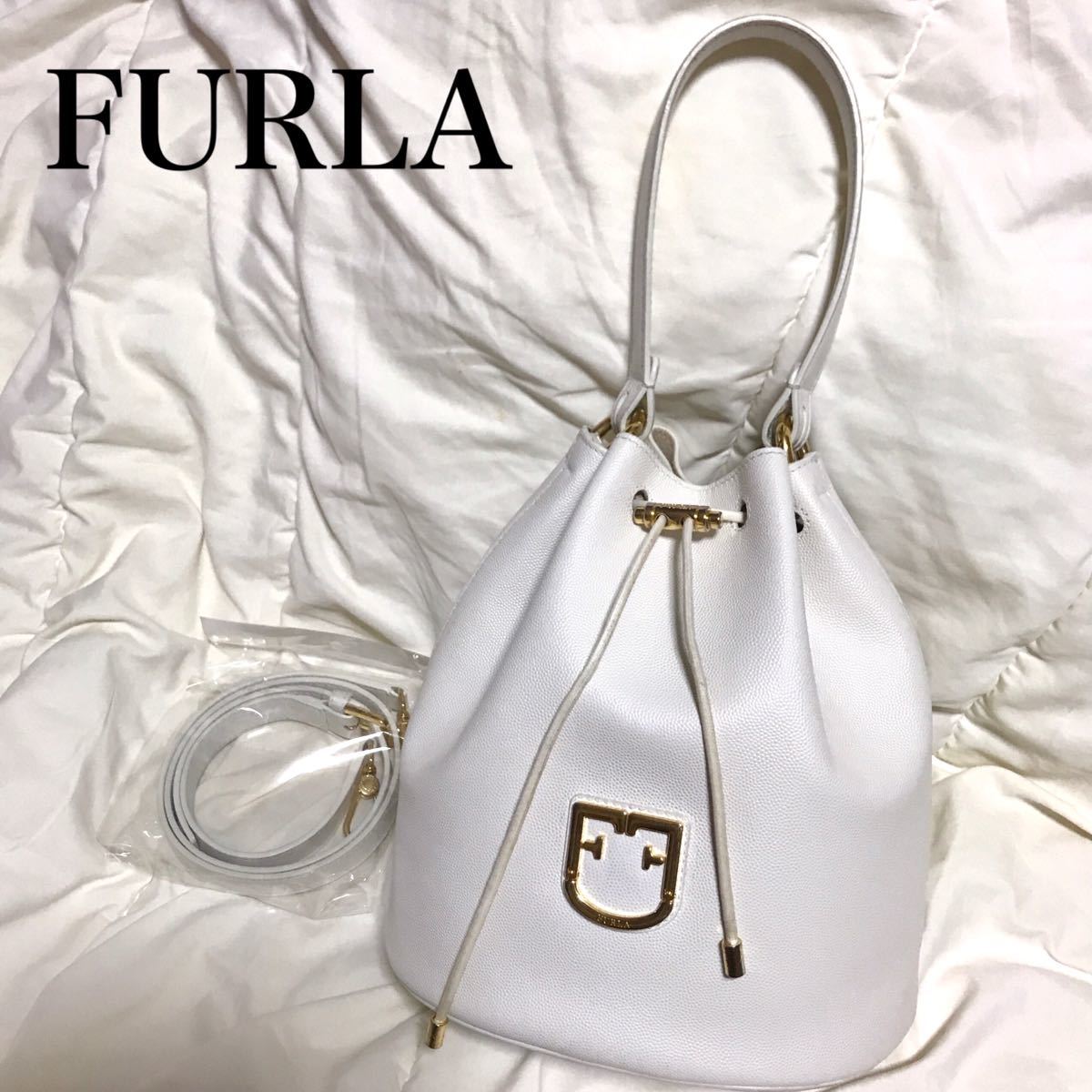 ✨美品✨FURLA 2way ショルダー クロスボディ バケット 巾着 ホワイト-