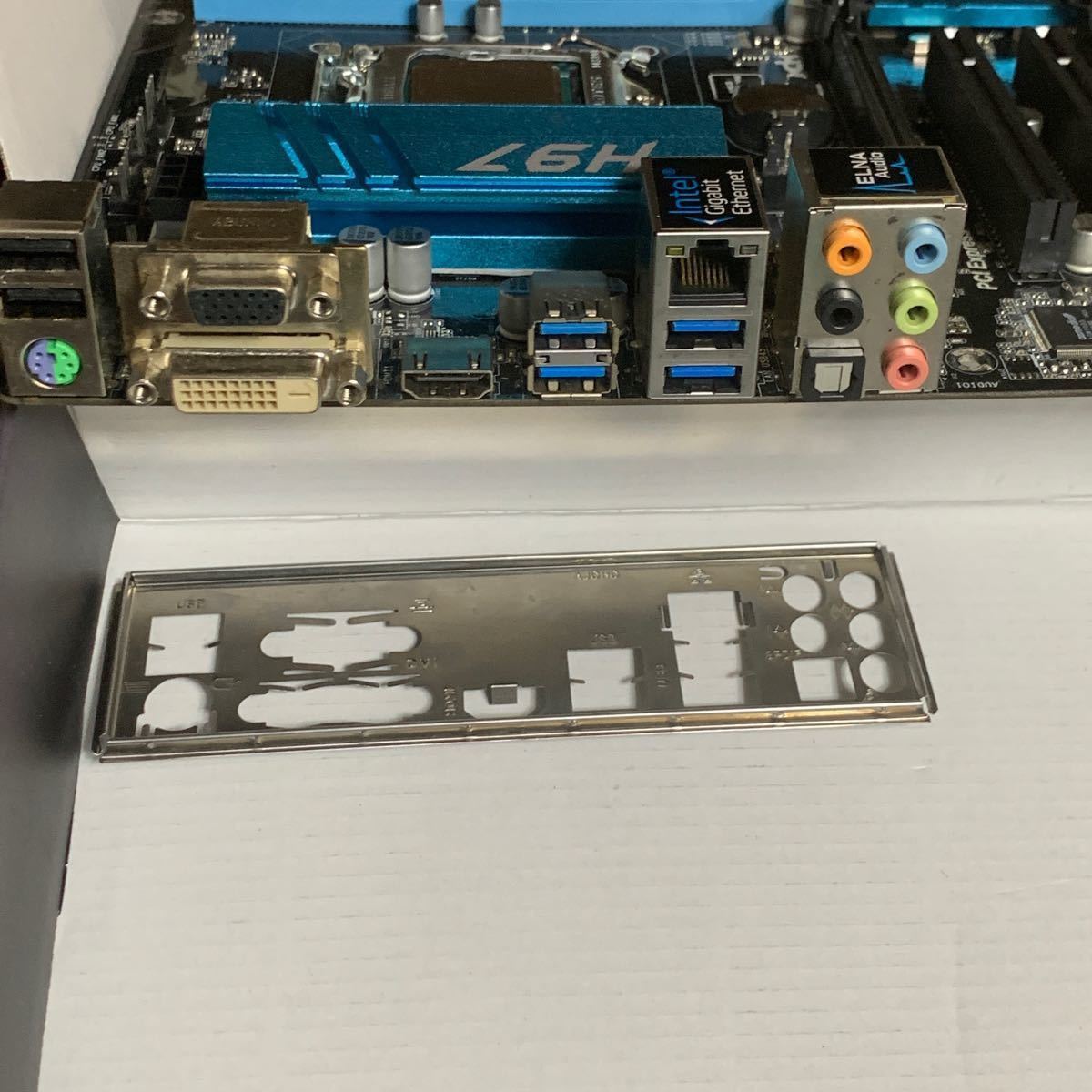 ASRock H97M Pro4 i7-4790 簡易動作確認 TFX電源・メモリ付属 ASRock H97M Pro4 i7-4790 簡易動作確認 TFX電源・メモリ付属