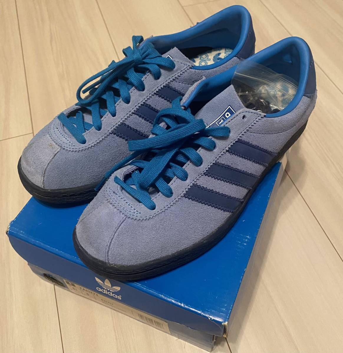 adidas tahiti 限定モデル cnema.fr