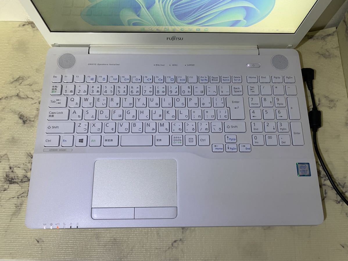 Windows 11】【新品SSD】富士通 15.6型ノートパソコン FMV LIFEBOOK