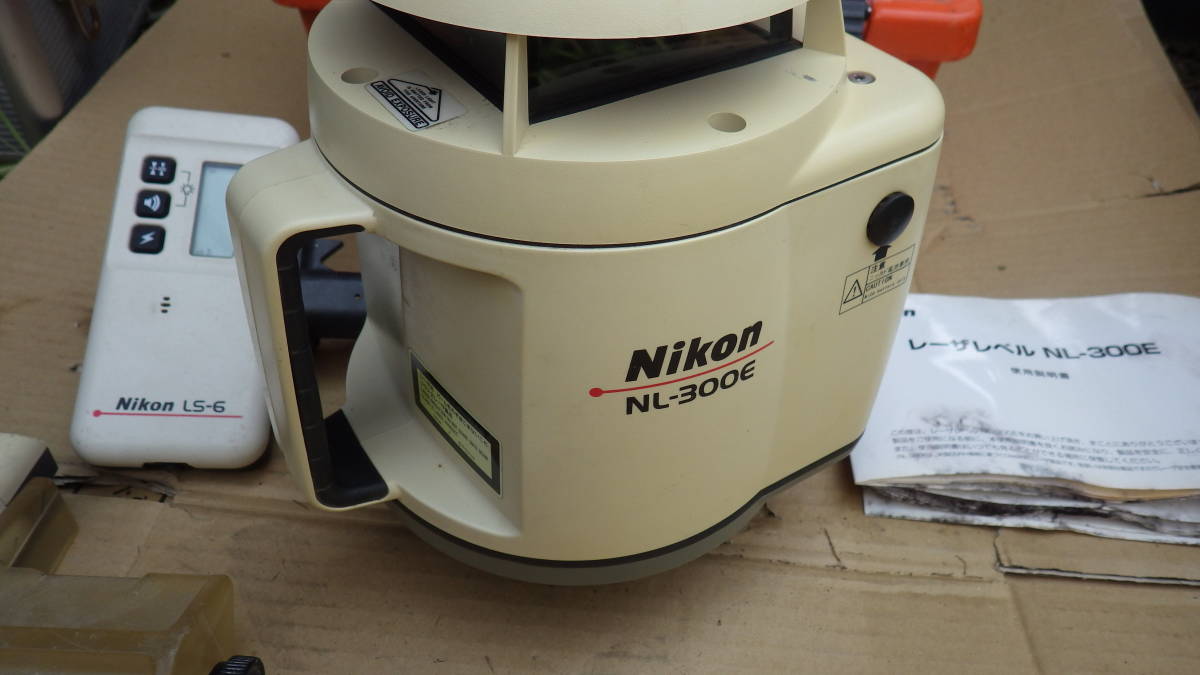 ニコン レーザーレベル NL300E 受光器 LS-6 DS-30 工具、DIY用品 ニコン レーザーレベル NL300E 受光器 LS-6 DS-30 工具、DIY用品