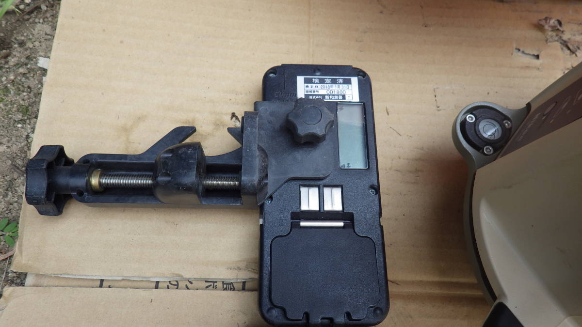 ニコン レーザーレベル NL300E 受光器 LS-6 DS-30 工具、DIY用品 ニコン レーザーレベル NL300E 受光器 LS-6 DS-30 工具、DIY用品