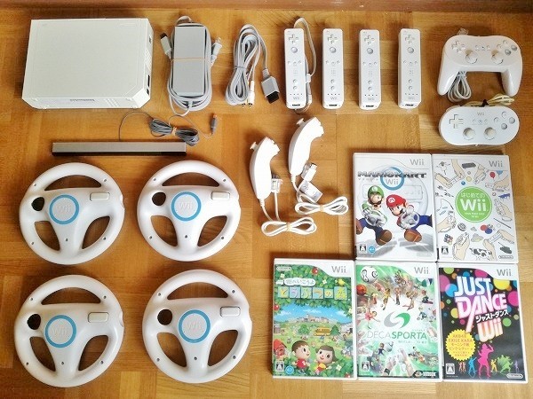□即決 送料無料 Wii 本体一式 4人で遊べる豪華セット マリオカート