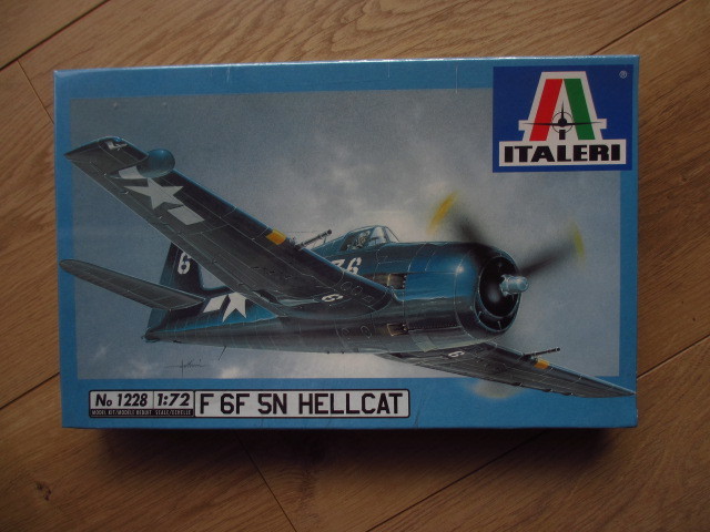 Italeri 1/72 F 6F 5N Hellcat 夜戦　レドーム付き（シュリンク封印、新品）_画像1