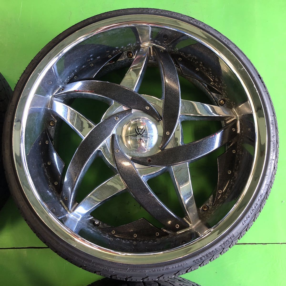 NA496 中古 HIPNOTIC WHEELS ヒプノティック ホイール 22×9.5J +35 PCD 114.3 タイヤ 235/30R22 4本 セット 【トヨタ ソアラ UZZ40】