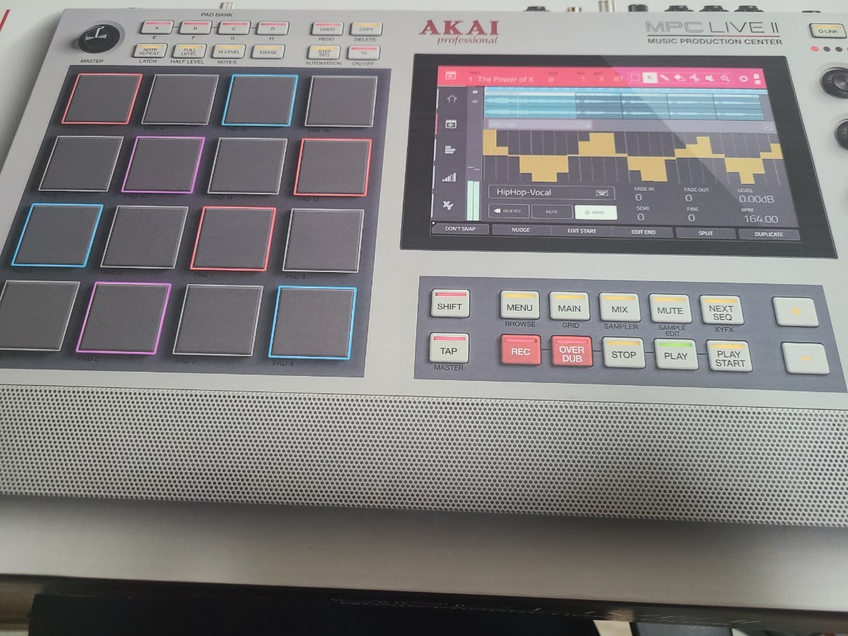 期間限定値下げ Akai MPC LIVE II Retro Edition 未使用未開封品