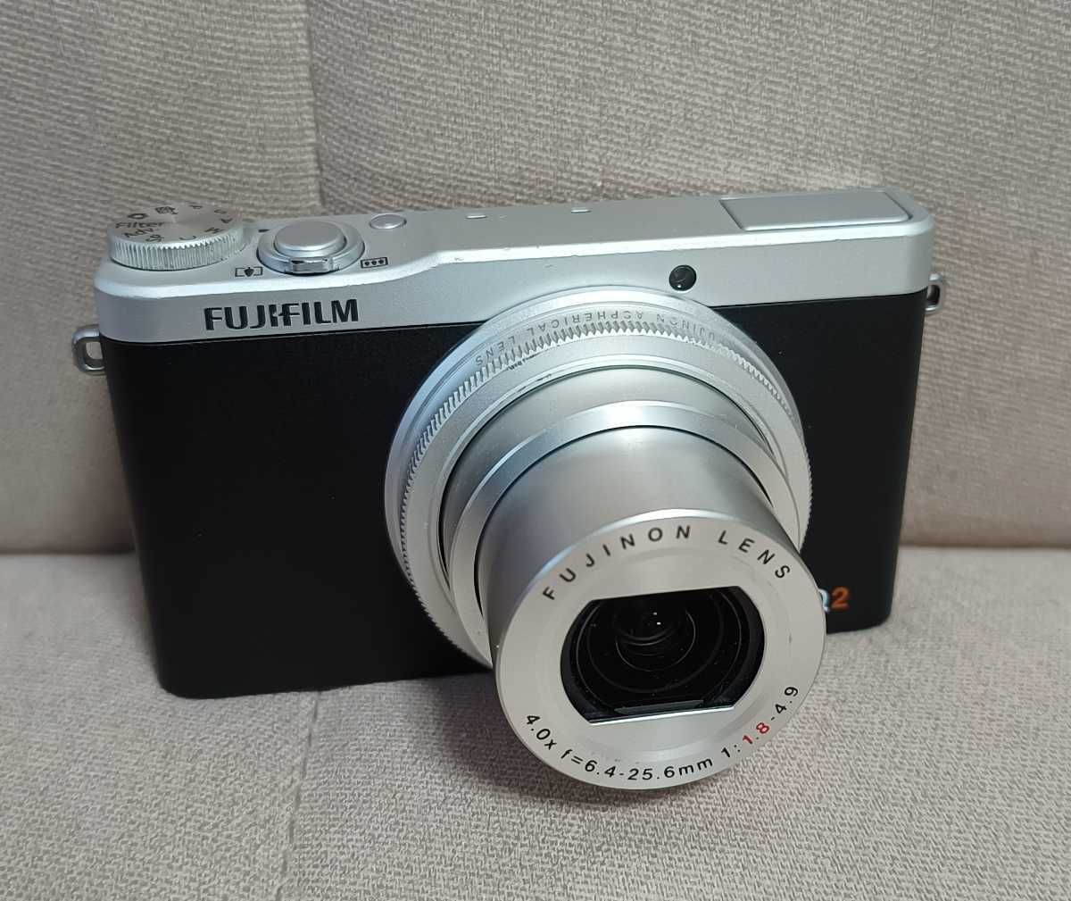 送料無料 FUJI FILM XQ2 SILVER FUJIFILM 富士フイルム item details