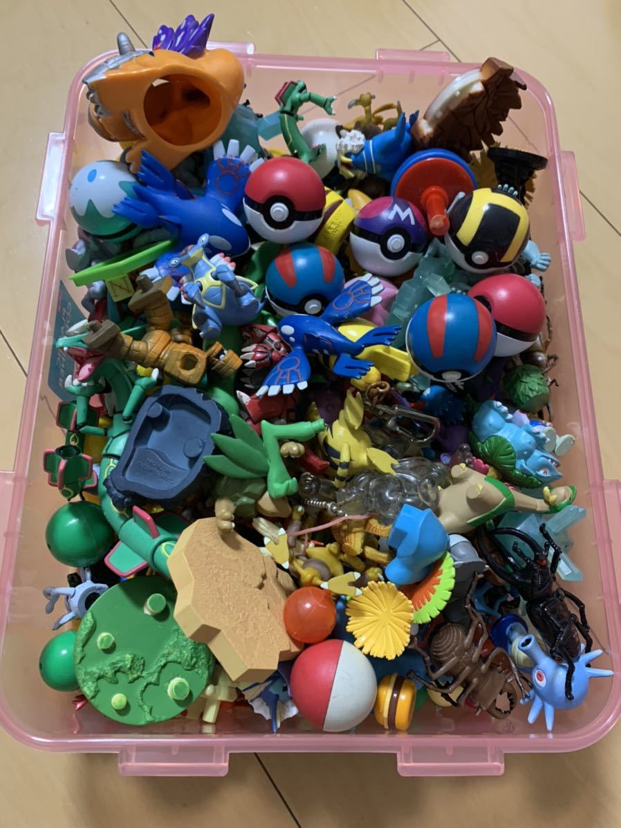ポケモン デジモン ウルトラマン フィギュア ガチャガチャ 指人形