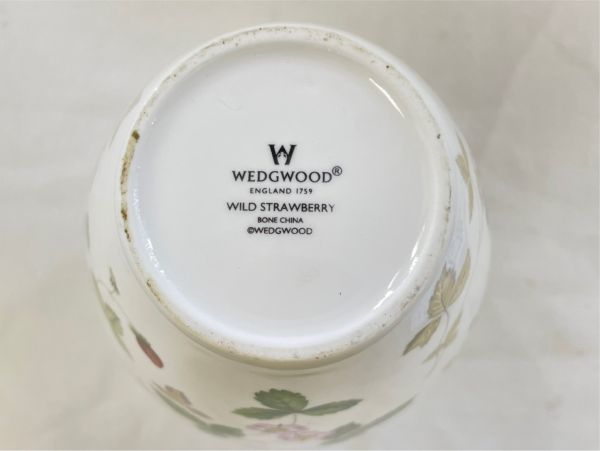 V301-K22-4593 Wedgwood ウェッジウッド Wildstrawberry ワイルドストロベリー 花瓶 壺 高さ/約23cm 口径/約8cm③_画像6