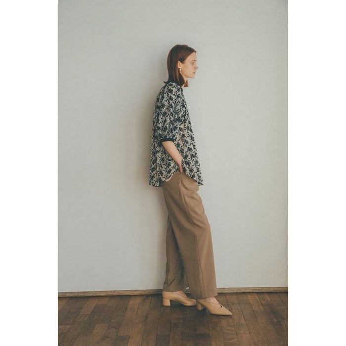 CLANE【クラネ】 フラワーレースアーチラインブラウス 新品 CLANE【クラネ】 フラワーレースアーチラインブラウス 新品