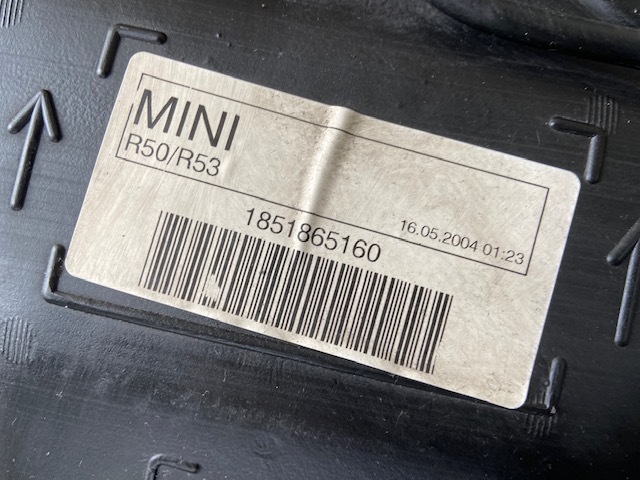 MINI ミニ　 RA16　純正　フューエルタンク　燃料タンク　【Y4165　X】　個人様宅配送不可・引取りOK_画像3