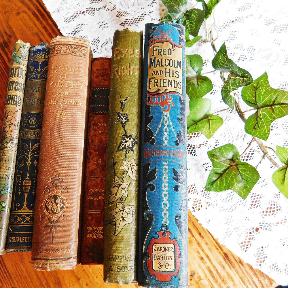 Paypayフリマ 1902年 英国の物語 フローラルイラスト付き表紙 アンティークブック ヴィンテージ本 洋書 古書 花 青 アンティーク Paypayフリマ 1902年 英国の物語 フローラルイラスト付き表紙 アンティークブック ヴィンテージ本 洋書 古書 花 青 アンティーク
