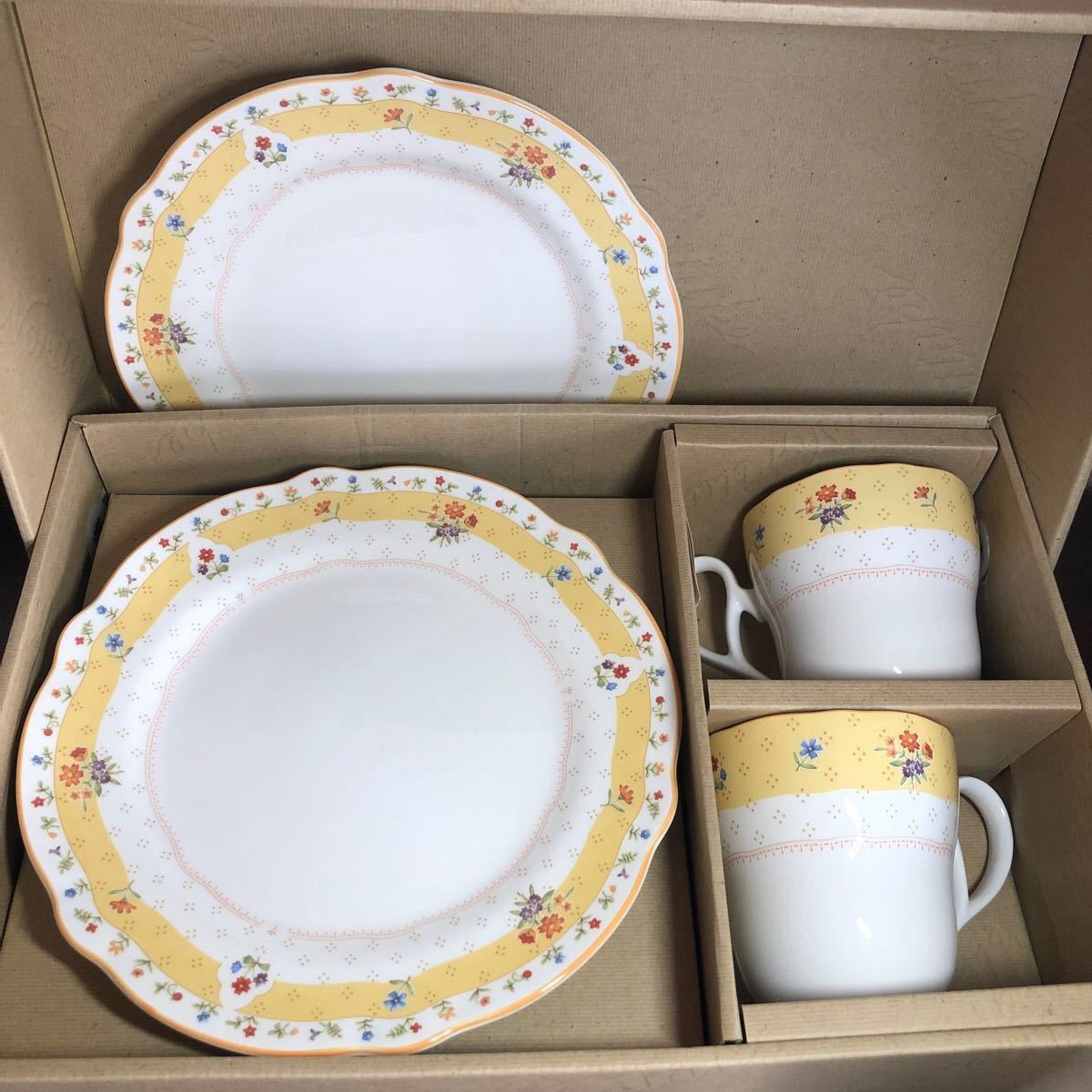 ノリタケ Noritake プリマチャイナ トゥルーラブ マグカップと21.5cmプレート2セット ペアモーニングセット 箱入