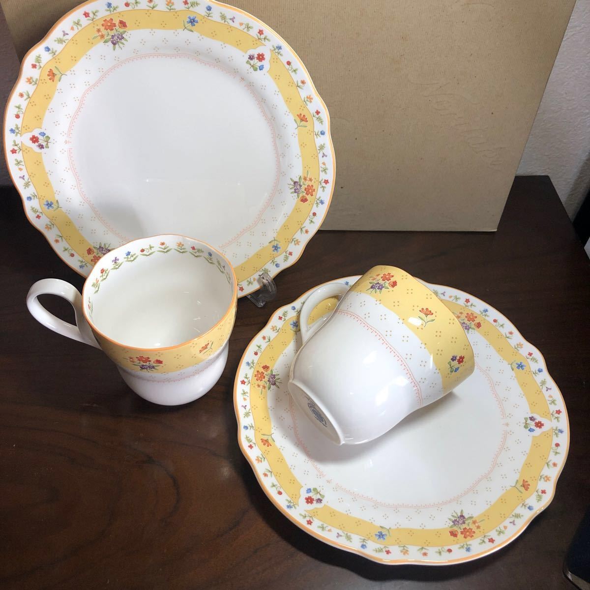 ノリタケ Noritake プリマチャイナ トゥルーラブ マグカップと21.5cmプレート2セット ペアモーニングセット 箱入