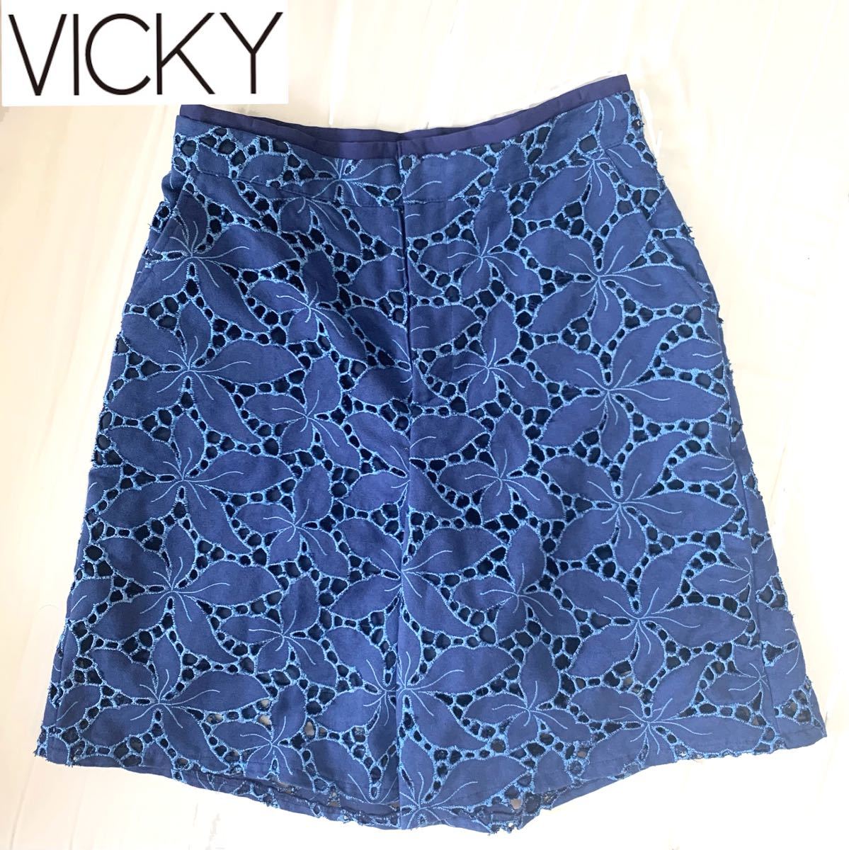 VICKY ビッキー 花柄 ミニスカート キュロット  ショートパンツ　紺　青