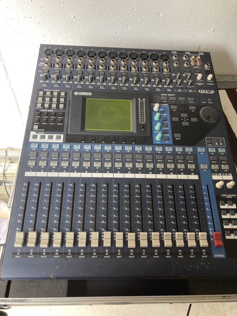 アイボリー×レッド YAMAHA デジタルミキサー O1v ハードケース付き