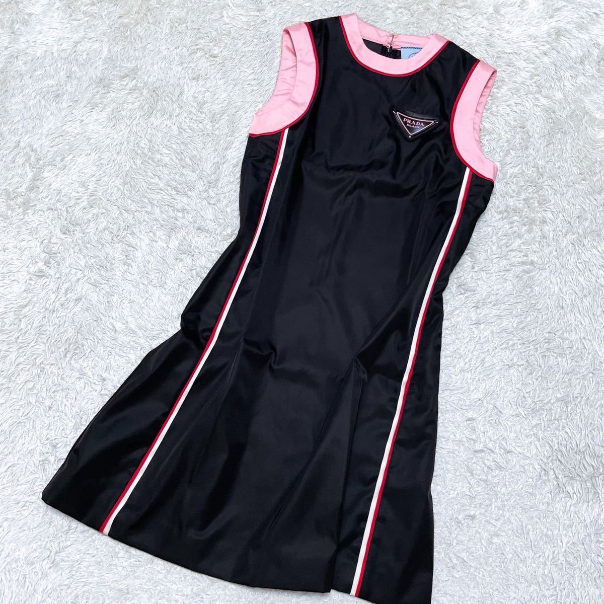 新品同様《2020年モデル》PRADA プラダ 三角ロゴ RE-NYLON 新品同様《2020年モデル》PRADA プラダ 三角ロゴ RE-NYLON