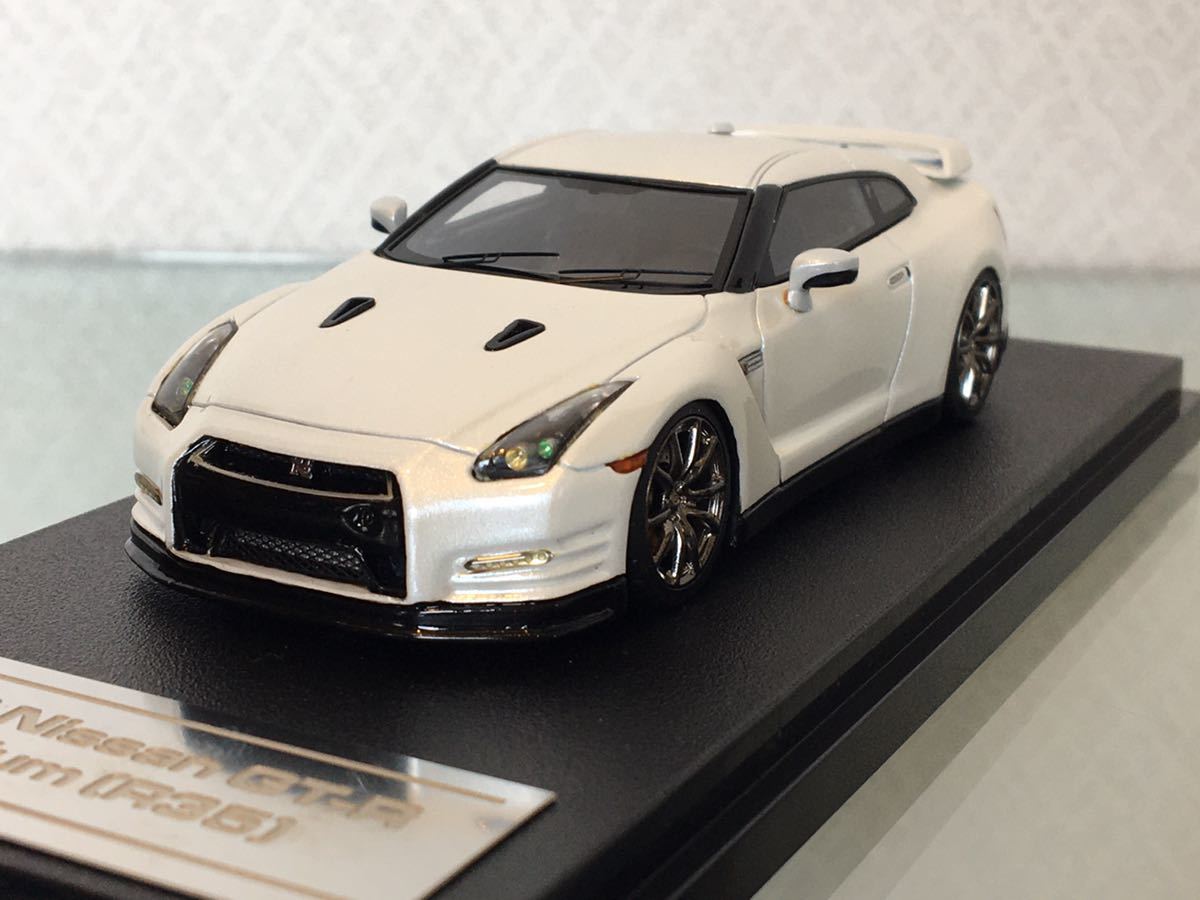  free shipping 1/43 Nissan GT-R premium R35 pearl white minicar hpi NISSAN 2012 Pearl White Mirage MIRAGE