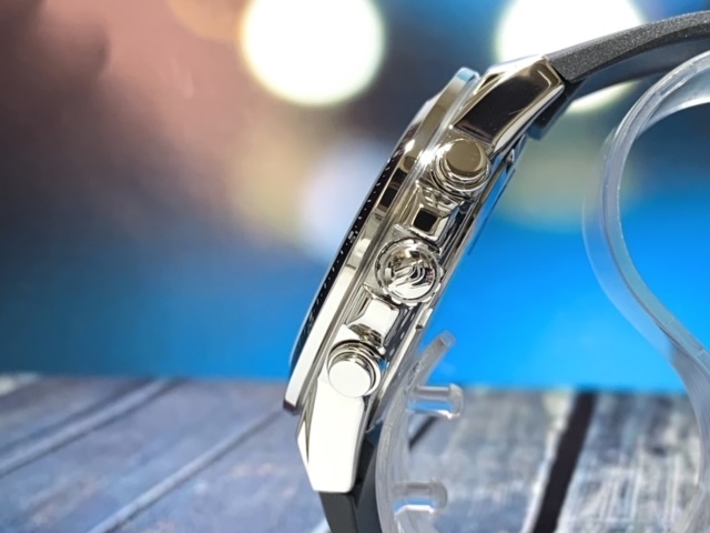 新品 カシオ Casio エディフィス EDIFICE 腕時計 メンズ アナログ 10気圧防水 クロノグラフ ラバーベルト ブラック シルバー_画像4