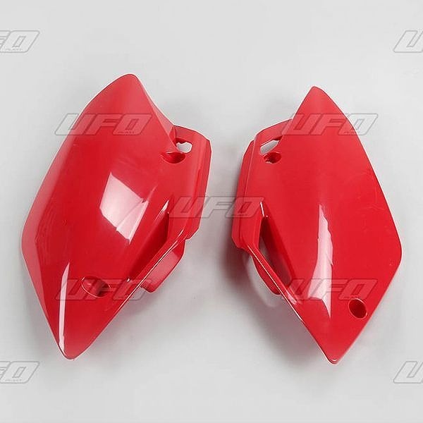 UFO UF-4620-070 サイドパネル レッド CRF150R '07-22 ダートフリーク_画像1