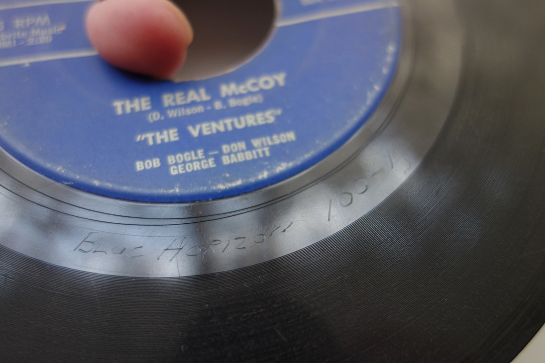 (US single record ) The Ventures - The Real McCoy / Cookies and Coke - Blue Horizon 100 - 1st press#32240 / venturess z electro instrument 