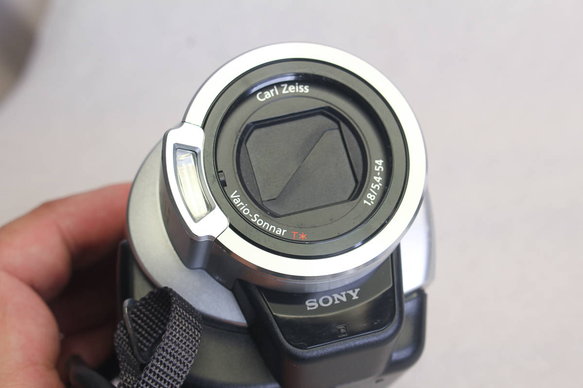 送料520円。作動未確認。ソニー SONY DCR-SR300 ビデオカメラ。　管理B7 _画像3