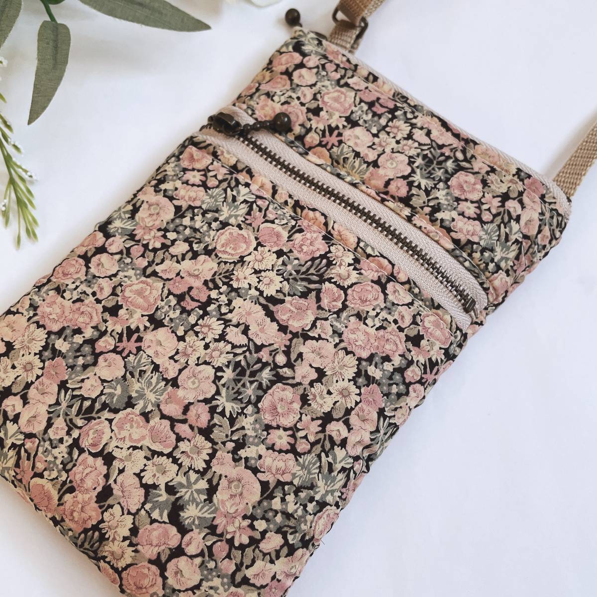  hand made Liberty smartphone shoulder double fastener soft chive smoky pink 