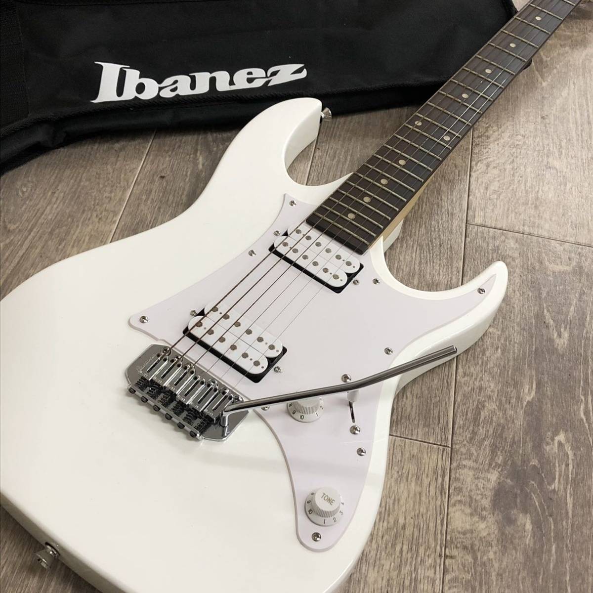 Ibanez アイバニーズ ギター・スタンド機能を備えたフォルダブル