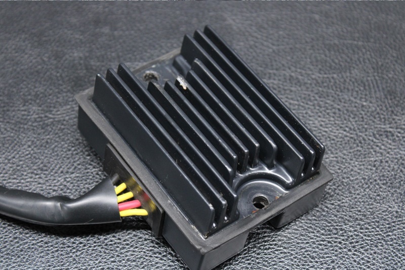 5950円 シードゥ RXP 2004年モデル 純正 REGULATOR (部品番号 5950円 シードゥ RXP 2004年モデル 純正 REGULATOR (部品番号