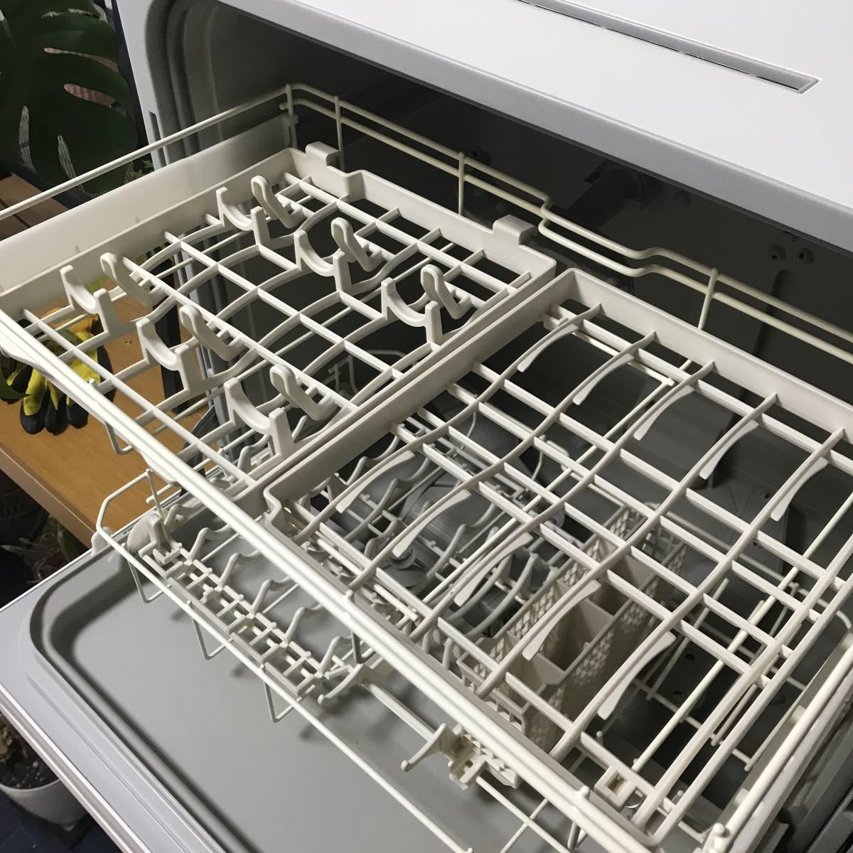 Panasonic NP-TA2 食器洗い乾燥機　2018