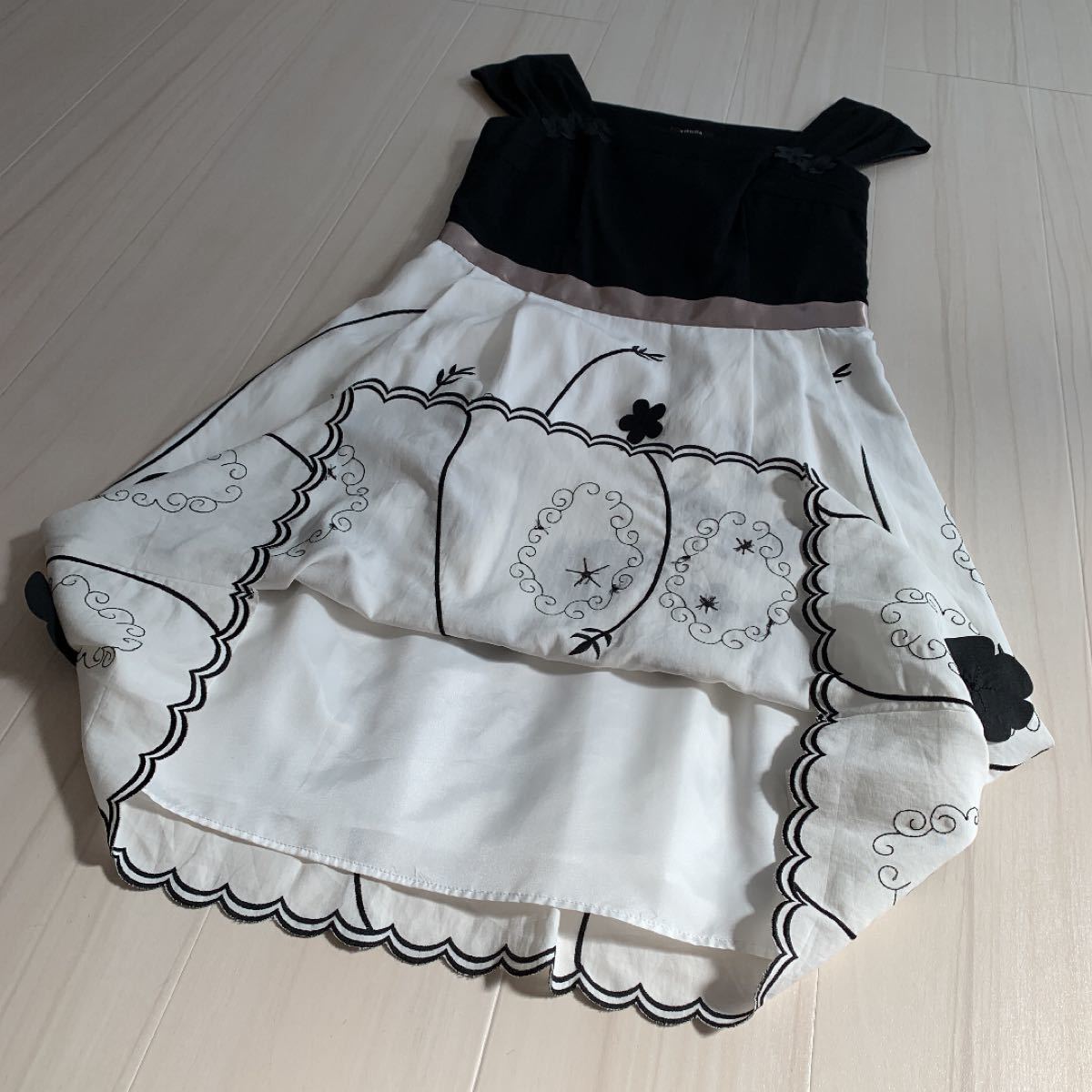 【未使用品】 TOCCA トッカ バイカラー フラワー刺繍 ドレス ワンピース
