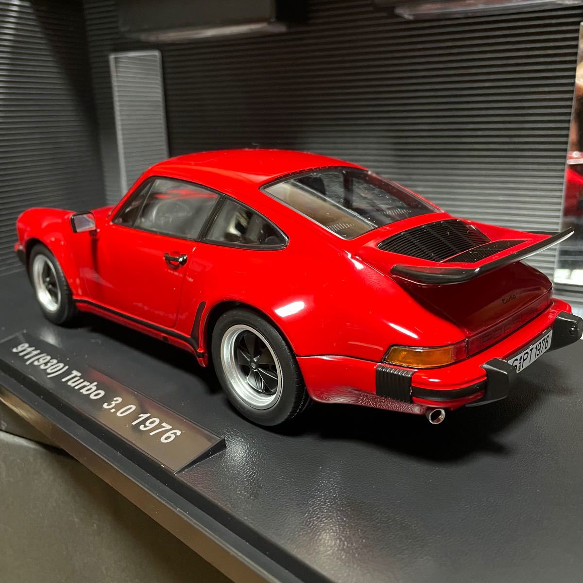 上品なファッション 新品 1976|Yahoo 0 3 ターボ ポルシェ911(930) 1/18 KKスケール 乗用車