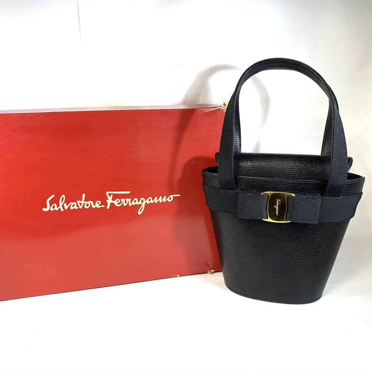 Salvatore Ferragamo サルヴァトーレフェラガモ ハンドバッグ ヴァラ