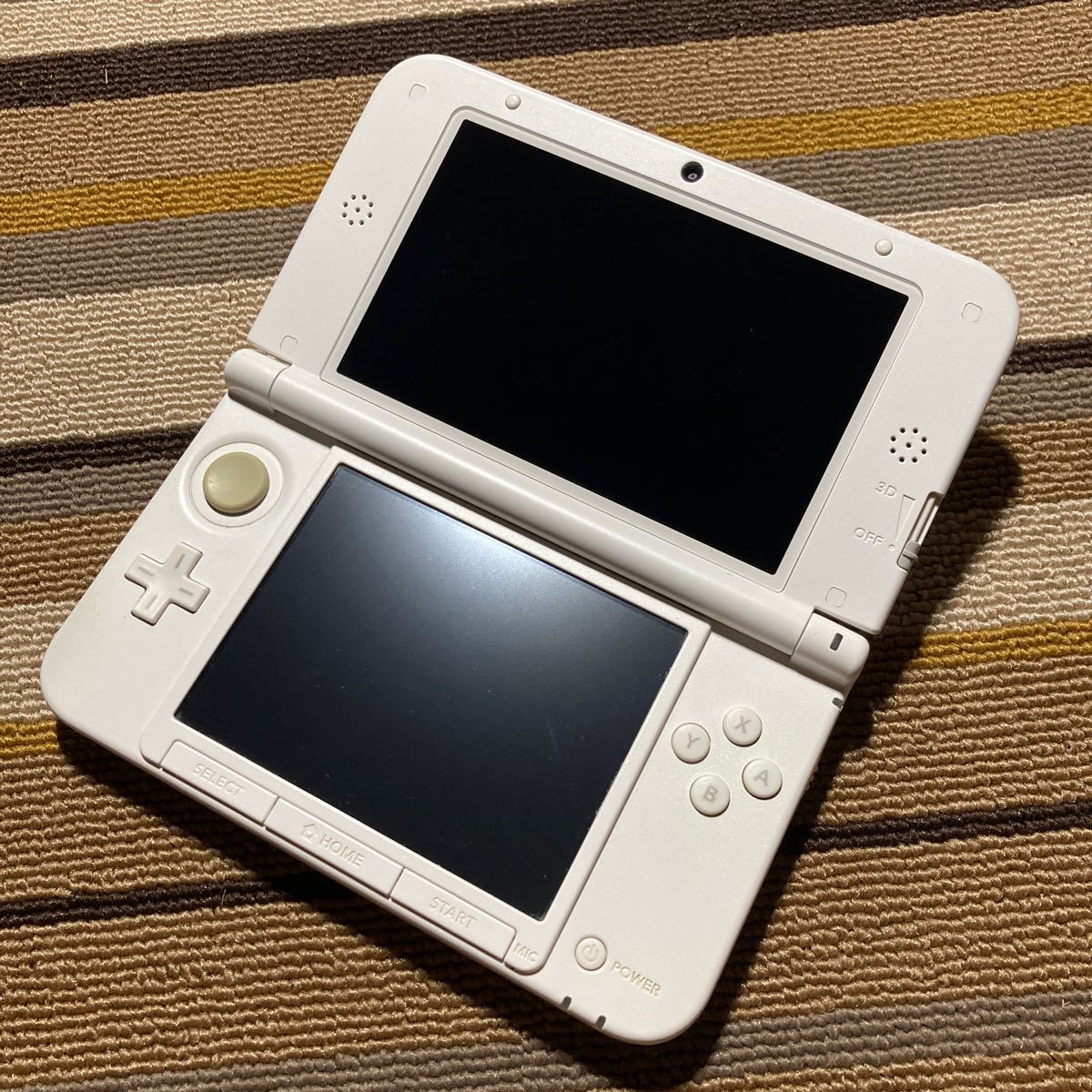 3DS  ニンテンドー3DS LL 本体  ホワイト 充電器付き