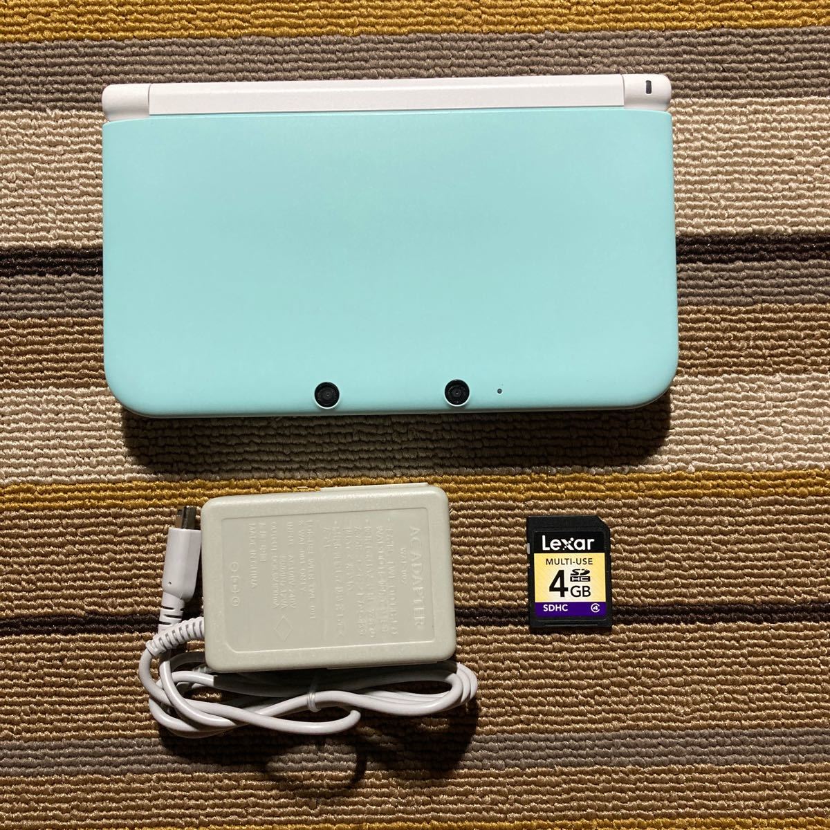 3DS  ニンテンドー3DS LL 本体 ミント × ホワイト 充電器付き