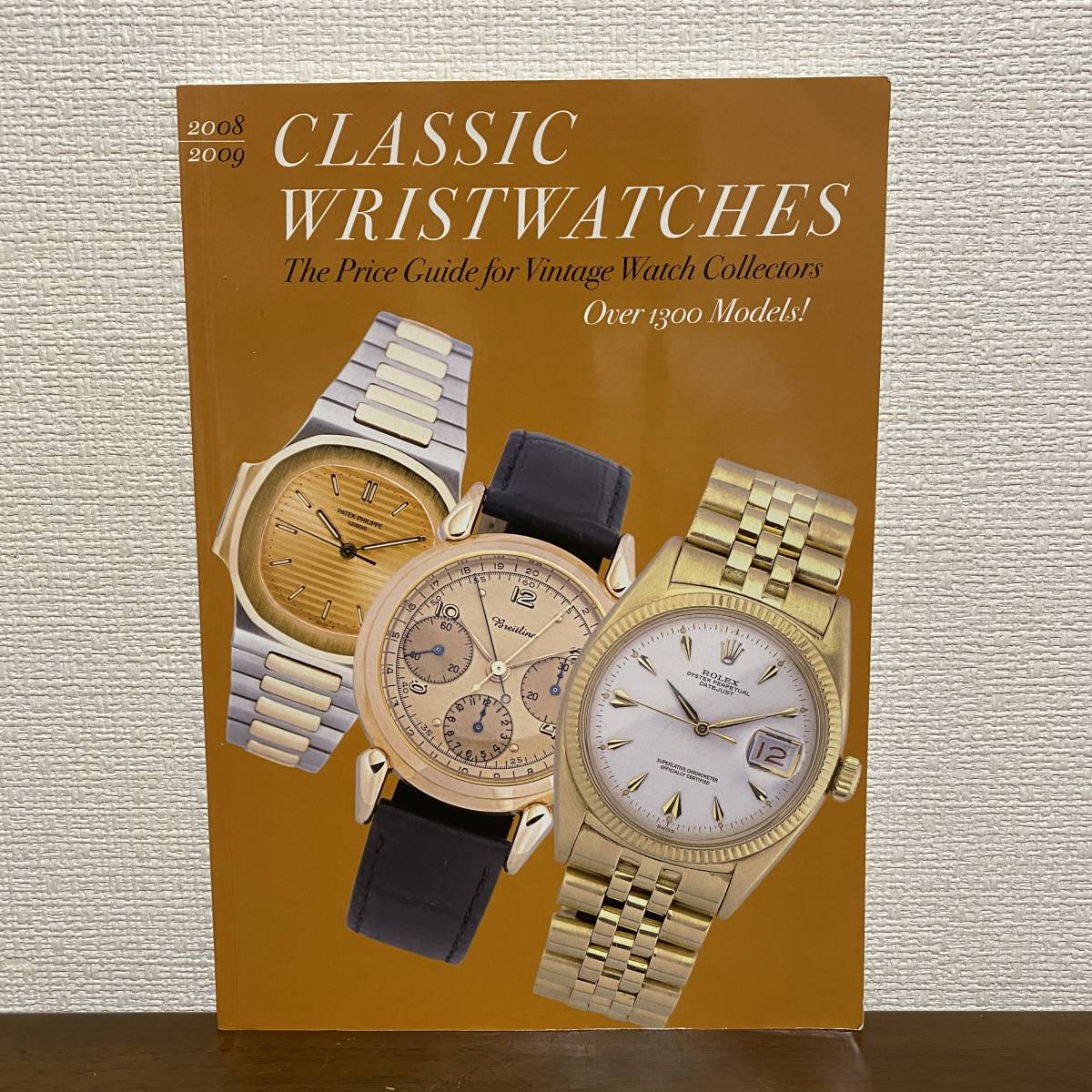 S73 Classic Wristwatches 2008/2009 Vintage Watch Collectors wristwatch foreign book Vintage watch compilation 300 kind and more 