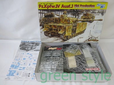 サイバーホビー　1/35 WWW.Ⅱ　ドイツ軍　Ⅳ号戦車J型（中期型）Pz.Kpfw.Ⅳ Ausf.J　スマートキット　プラモデル　DRAGON　未組立品_画像2