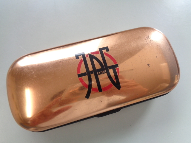 美品 Jean Paul Gaultier ジャンポール・ゴルチエ ヴィンテージ サイドロゴ サングラス JPG ゴルチェ 缶ケース ブルー 日本製 58-1000_画像9