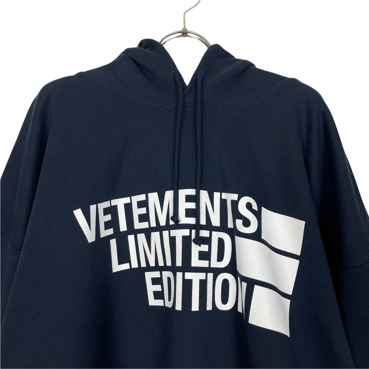 VETEMENTS(ヴェトモン) BIG LOGO LIMITED EDITION HOODIE (navy)_画像2