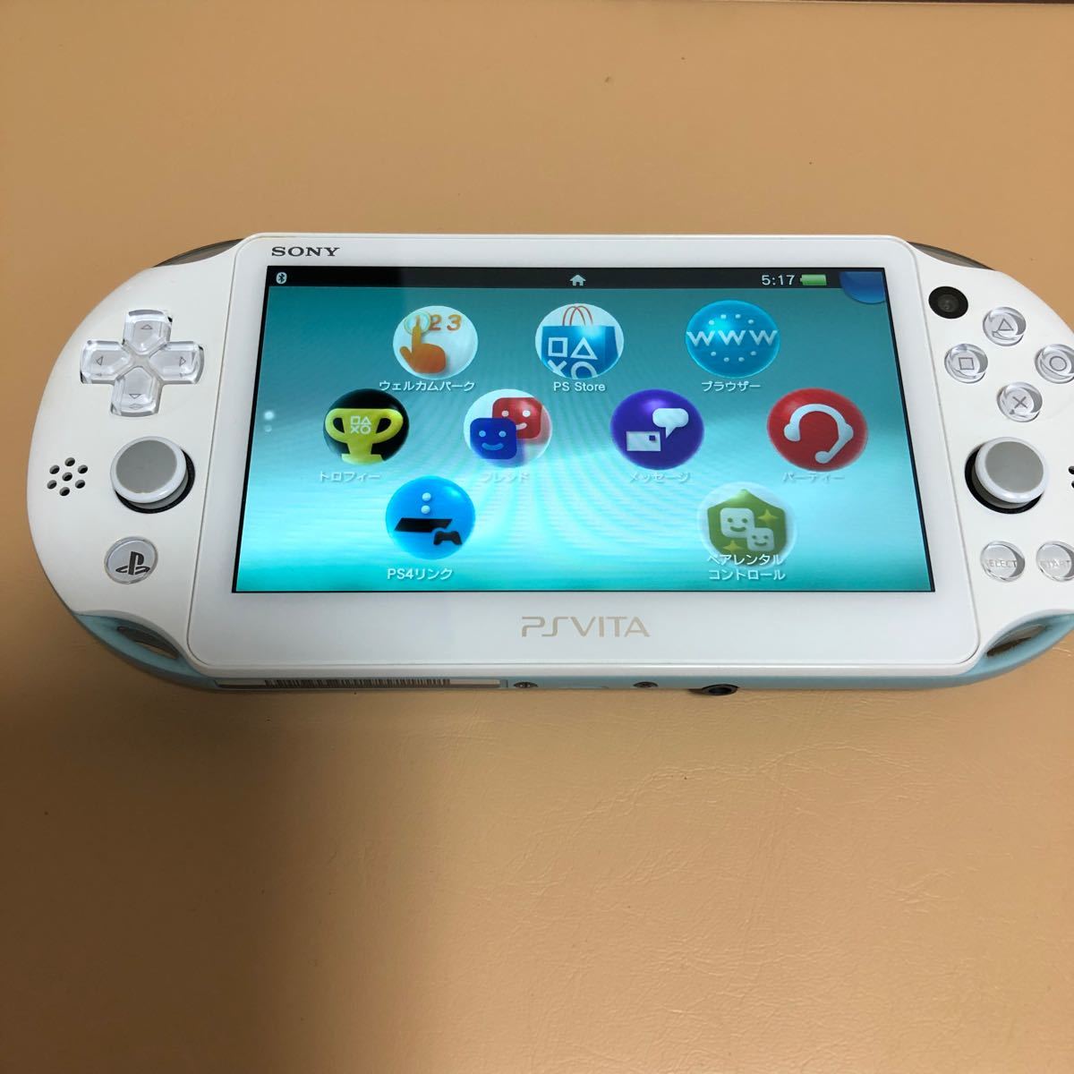 PS Vita PCH-2000 本体