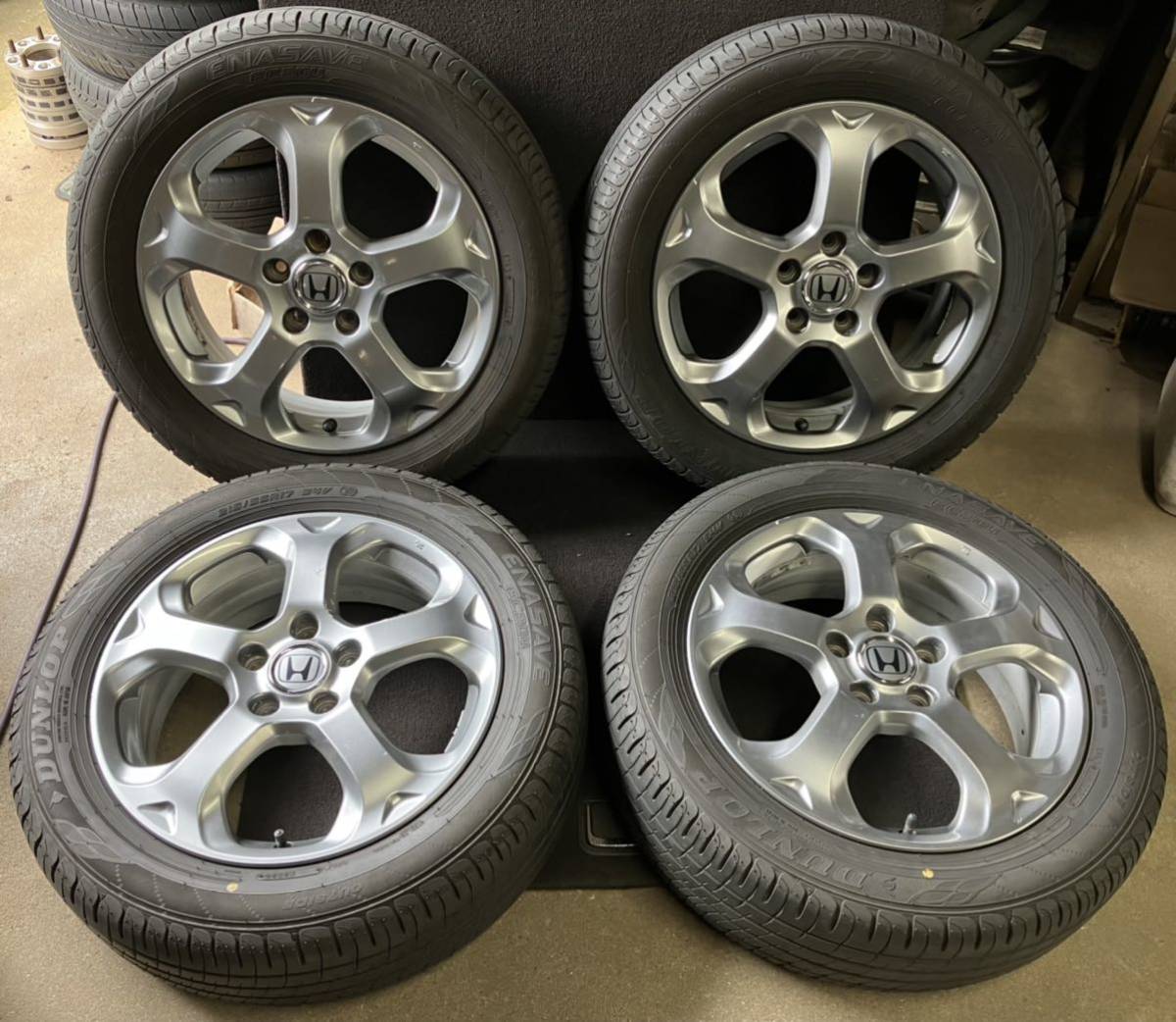 2020年製DUNLOP付 ストリーム 指定サイズ違い 215/55R17 6J+55 5穴